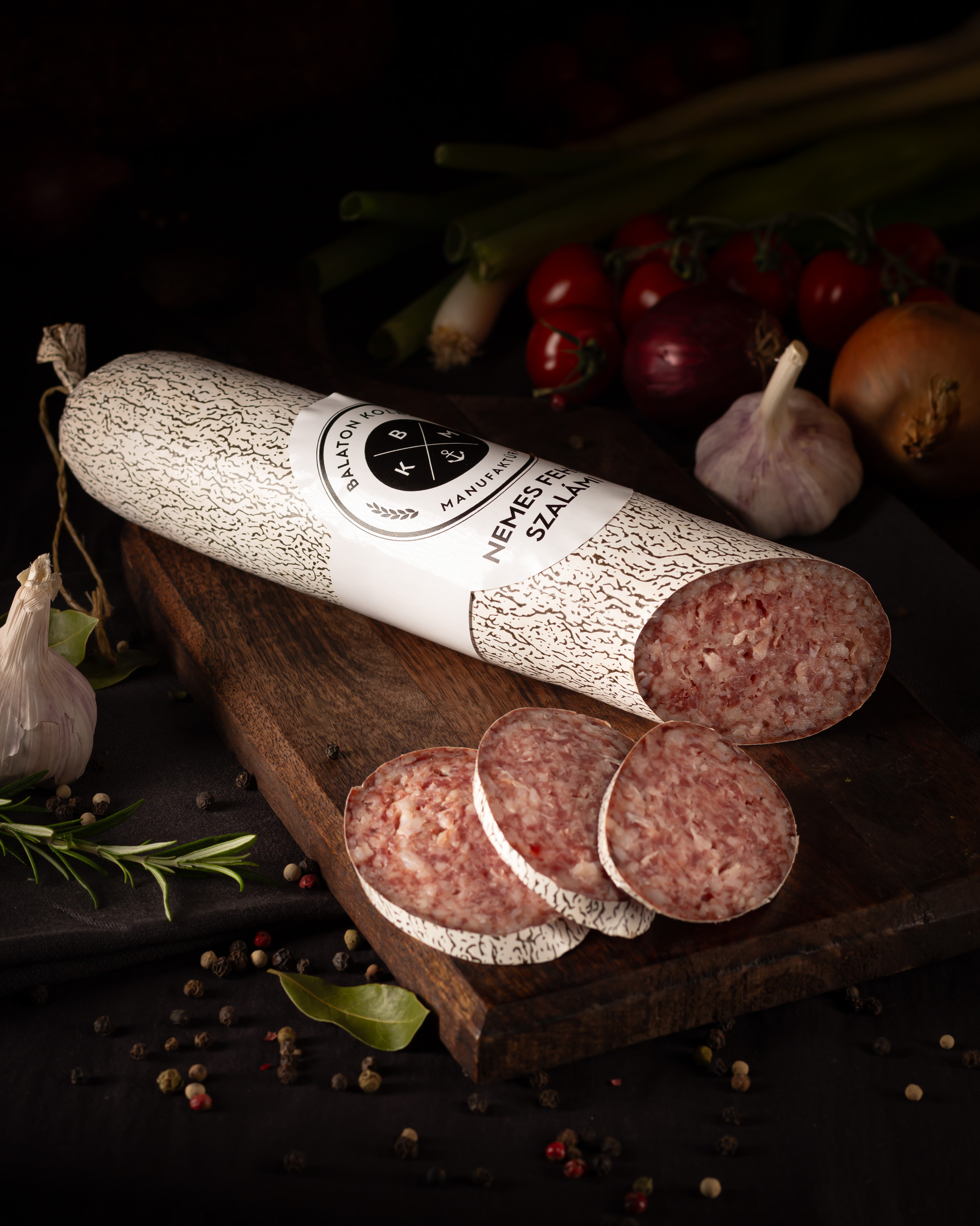 Nemes fehér füstölt szalámi (paprikamentes)