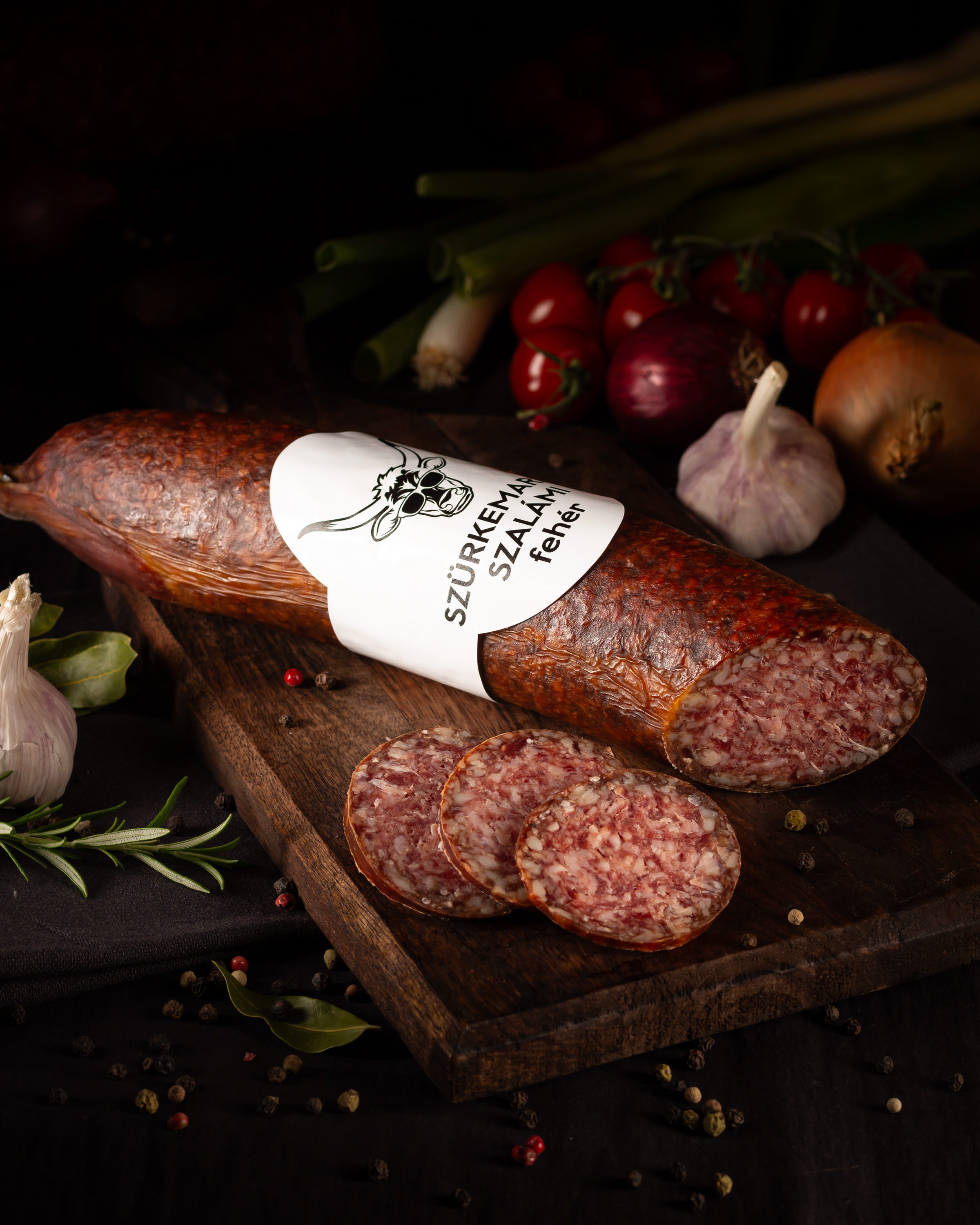 Szürkemarha fehér füstölt szalámi (paprikamentes)