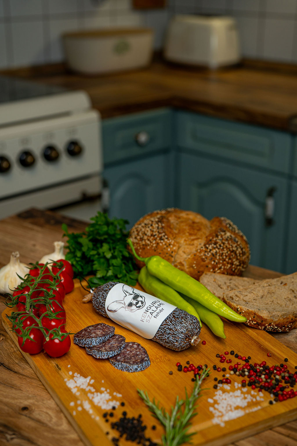 Kenguru fehér szalámi füstölt (paprikamentes)